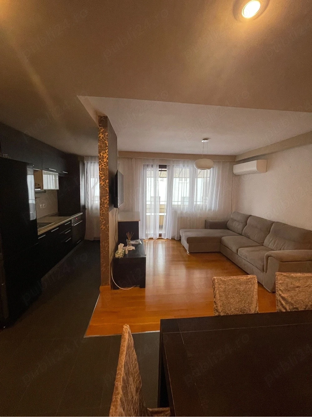 Apartament 3 camere de închiriat în Andrei Mureșanu