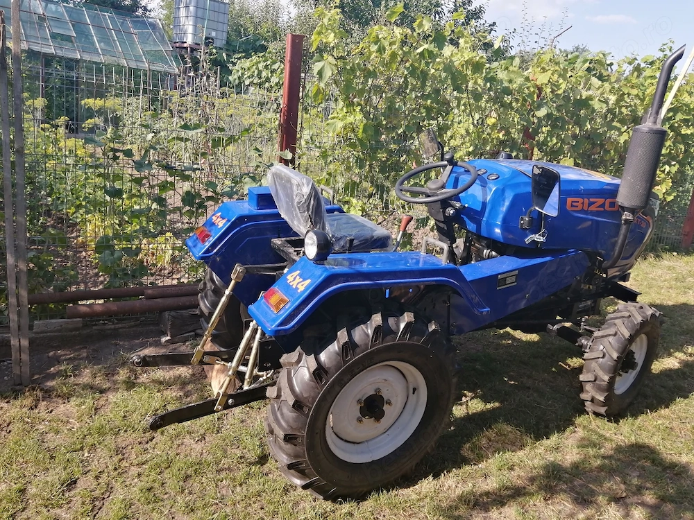Vand Tractor BizonT20 4x4 + plug 2cormane si freza1,25m pret 19.500lei negociabil