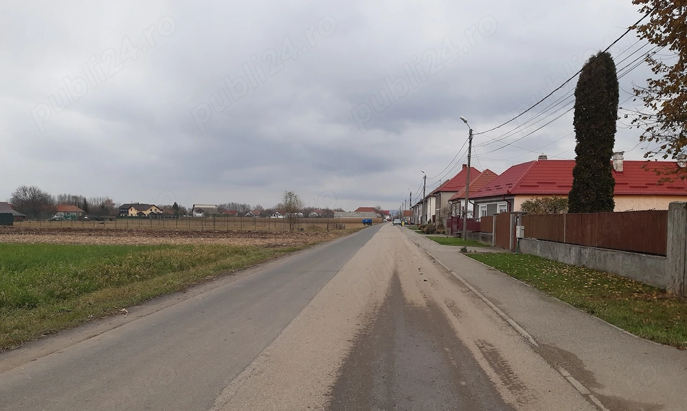 Teren intravilan construibil utilitati, drum asfaltat central bine pozitionat 