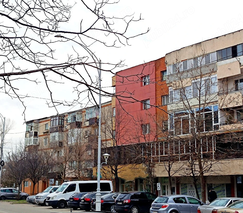 Vând sau schimb apartament cu 3 camere decomandat 