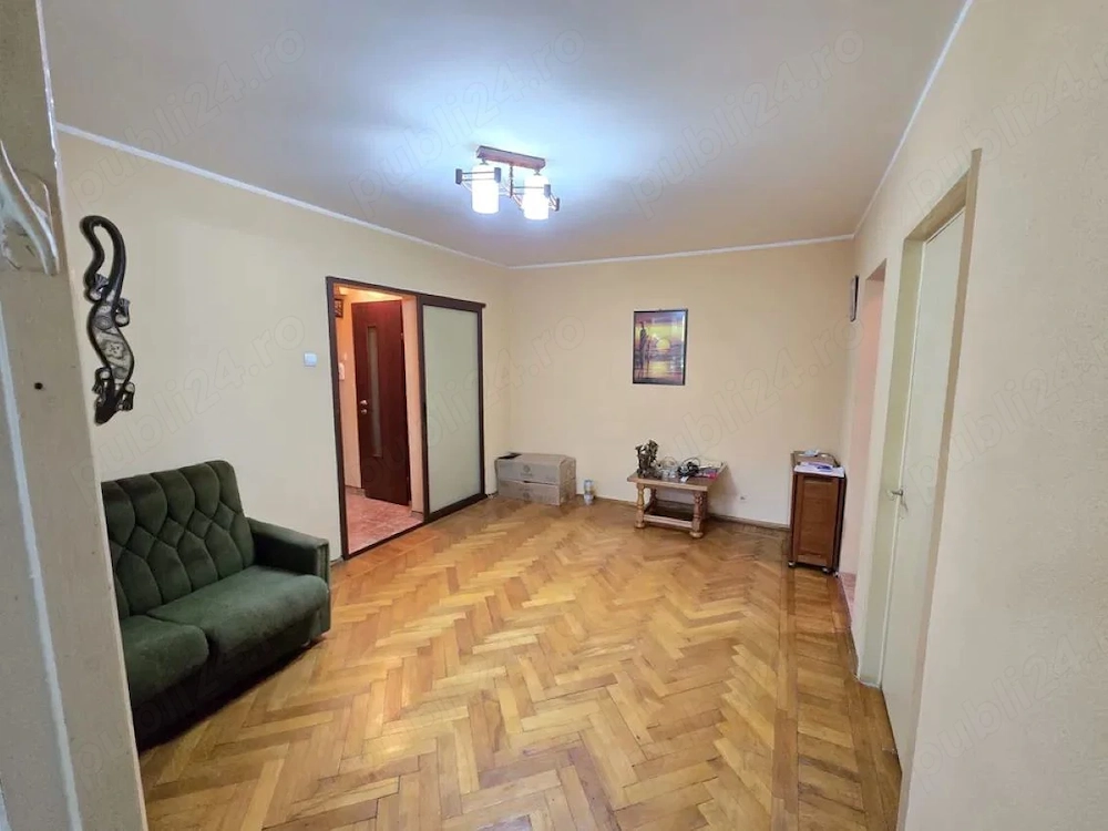 Apartament 3 camere Micro 16 | Etaj 2 | Centrală proprie | Izolat | AC