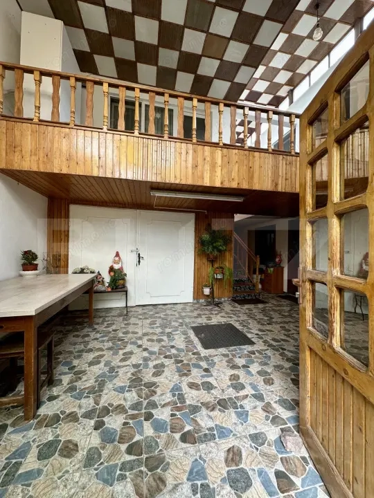 Casa individuala cu aer vintage, 200mp, Iosefin, ideala pentru 2 familii