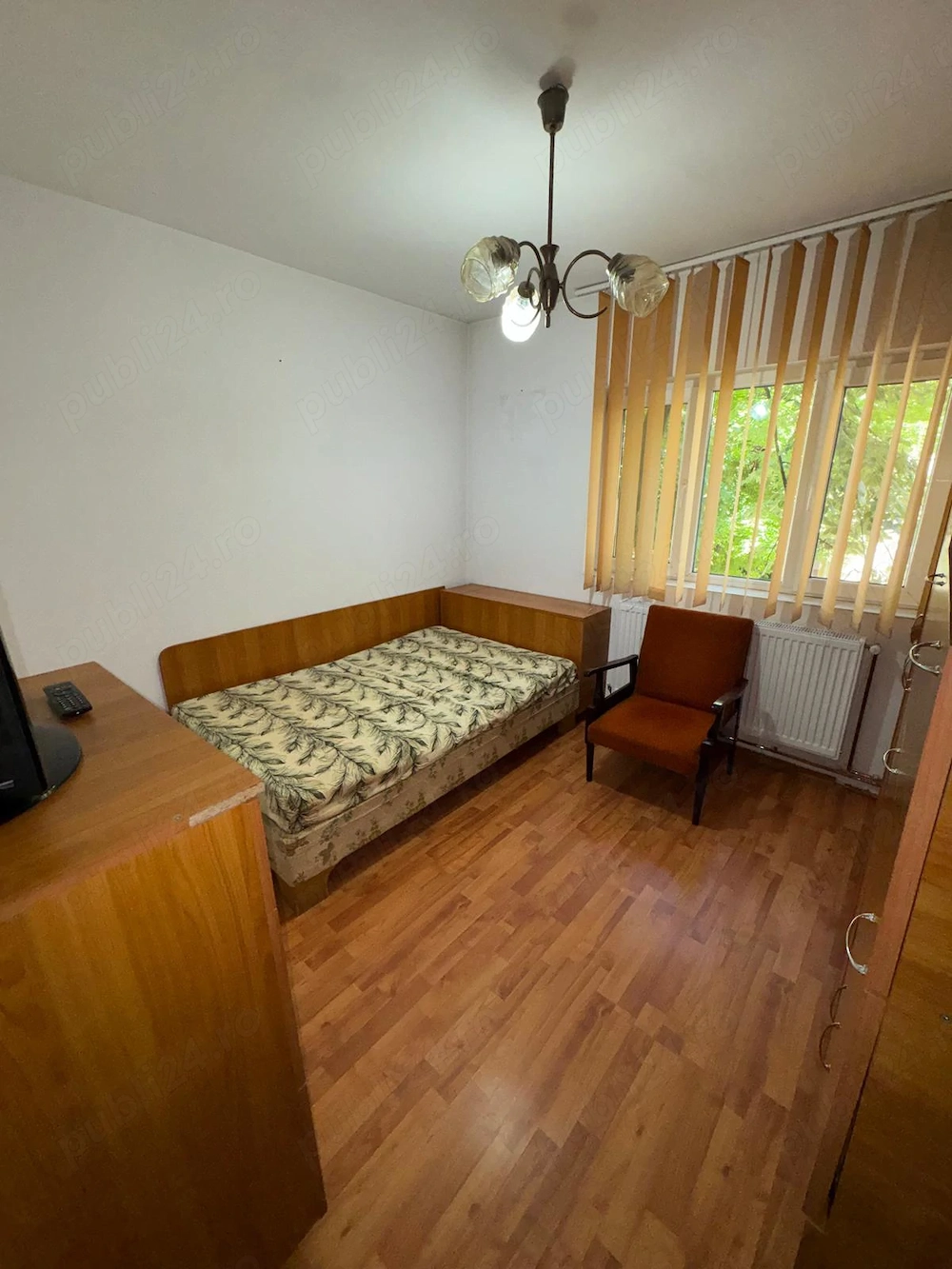 vand apartament 3 camere , zona Splai Mihai Viteazul ,et 1, incalzire pe gaz