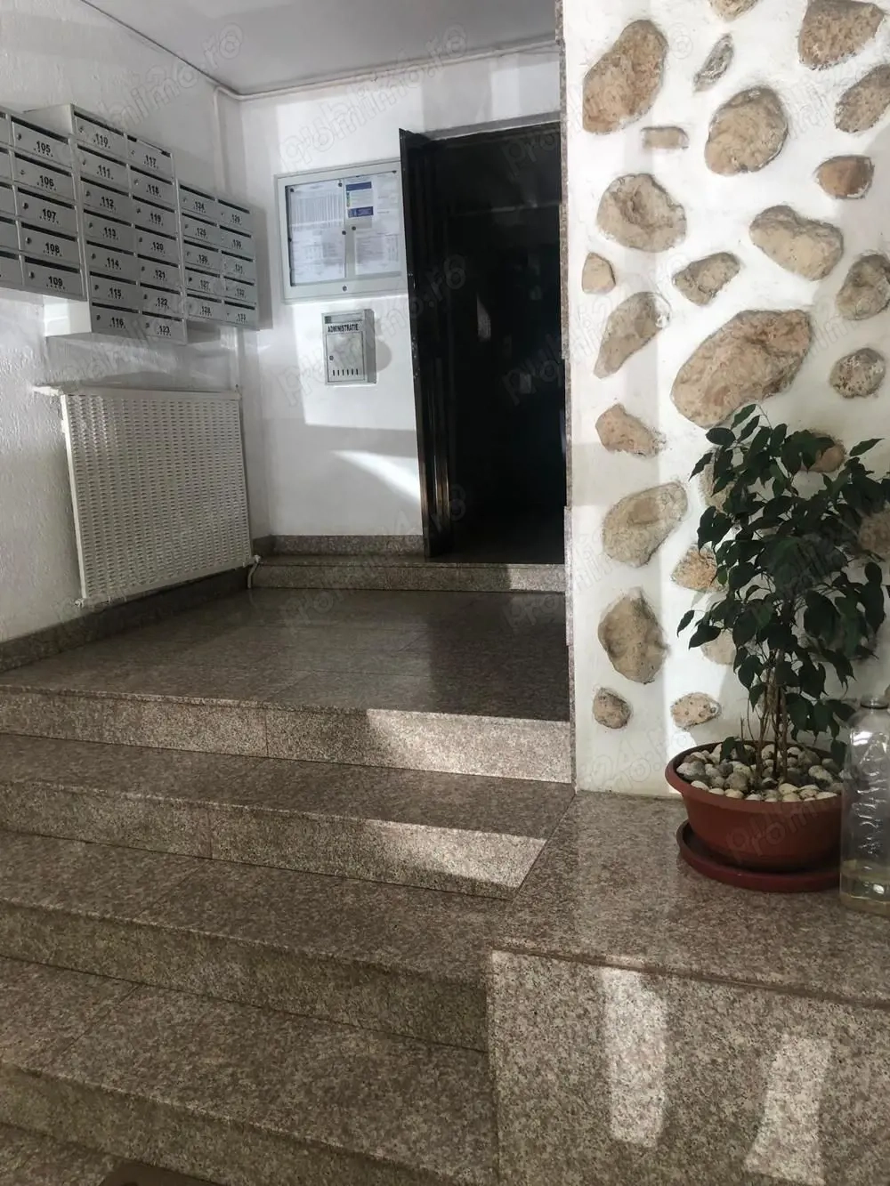 De Inchiriat Garsoniera pentru birouri 44 mp, renovata, etaj 1