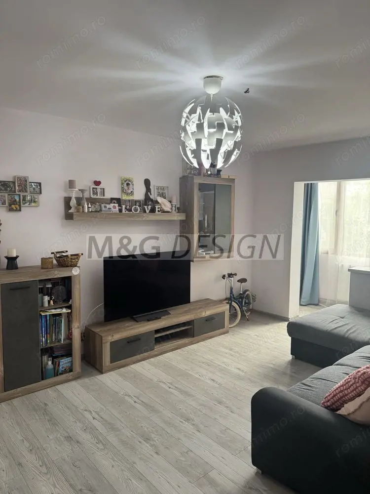 etaj 2, zona Bucovina , 3 camere, 2 bai,