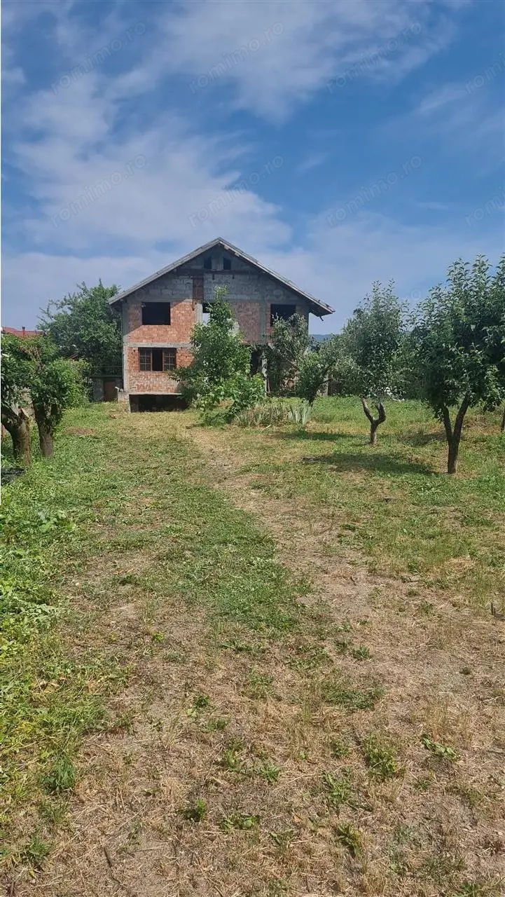 casa Rm.Valcea, zona Ostroveni