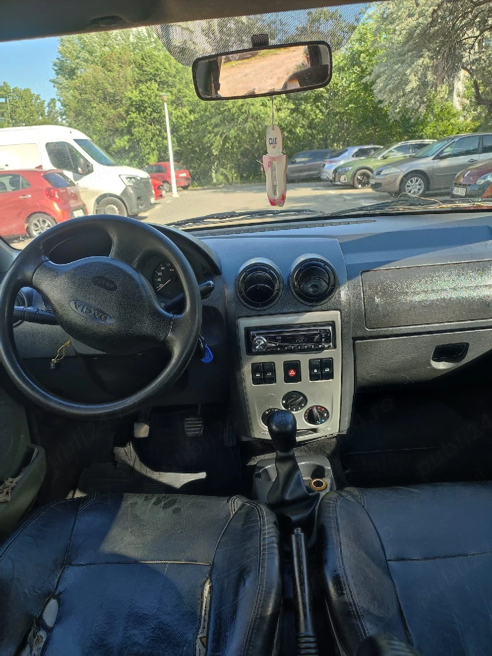 vând Dacia Logan motor de 1 4 benzina acte valabile mașina merge perfect fara probleme 