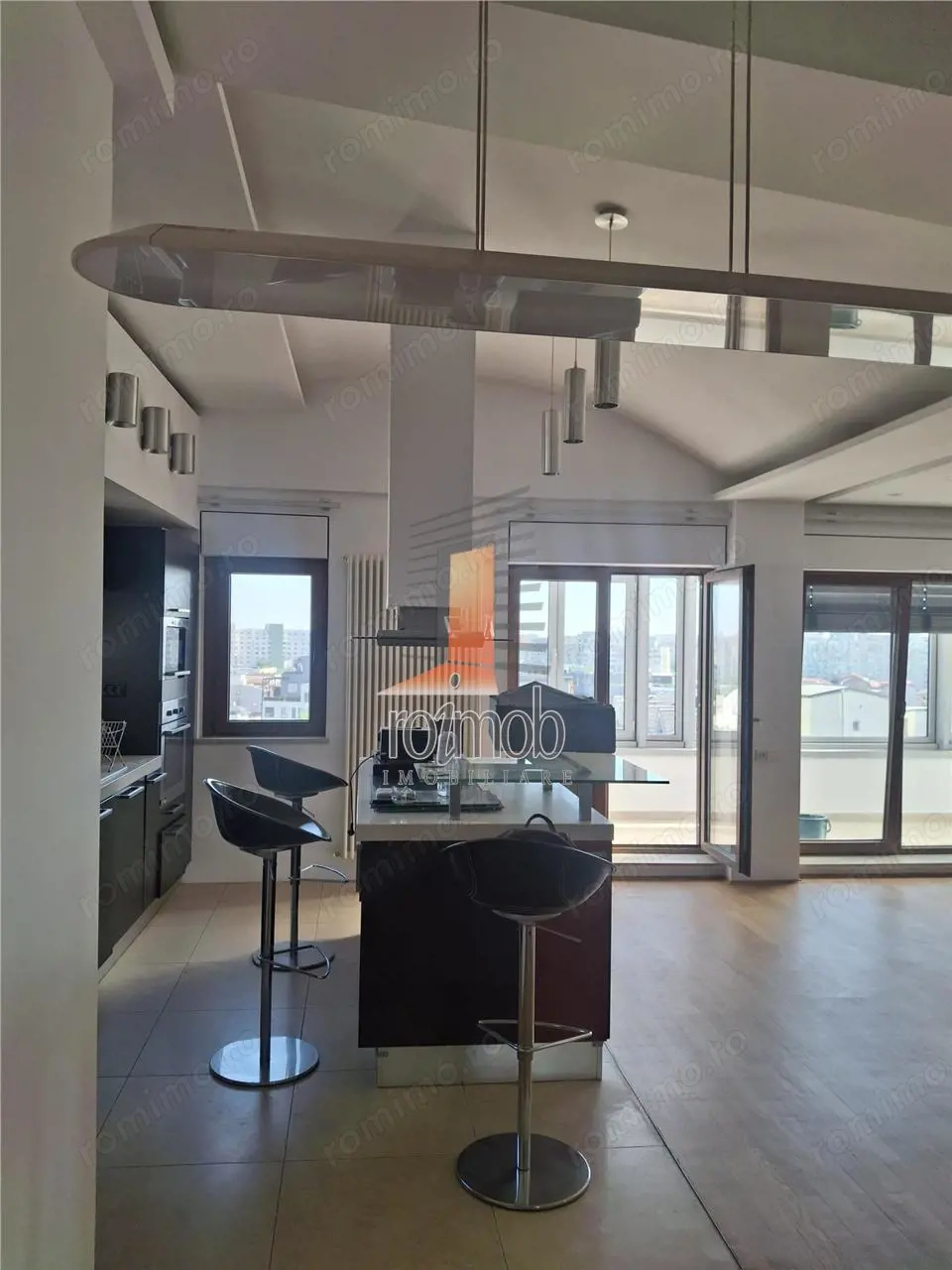 Toamnei, apartament  3 camere, 138 mp, constructie 2009