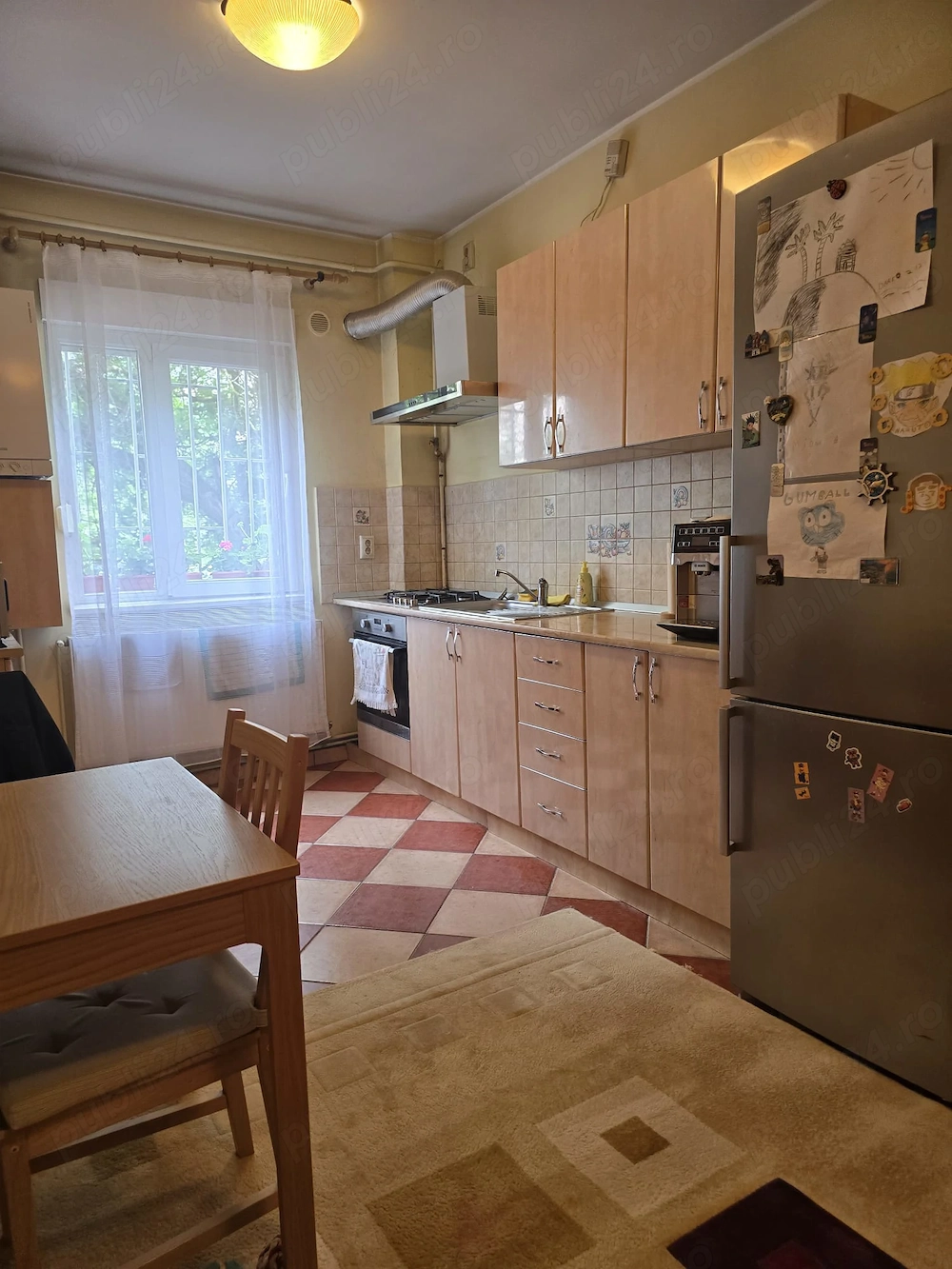 Apartament 3 camere decomandat parter foarte inalt bloc caramida aproape de Prefectura
