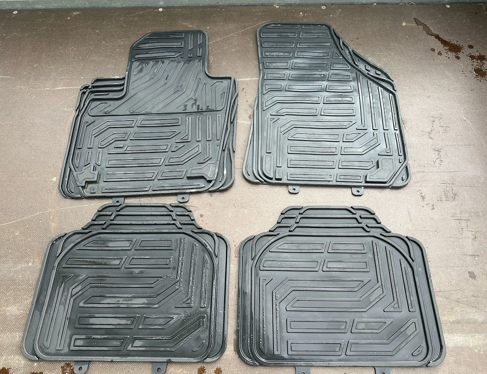 Vand covorase auto pentru Audi A4