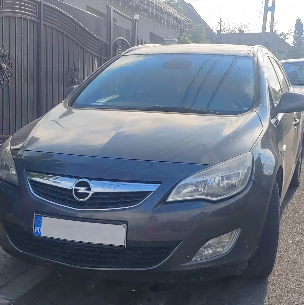 Vând Opel astra J sport tourer 