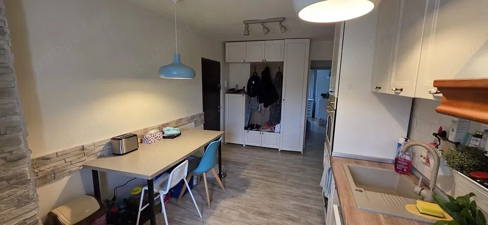 Apartament 3 camere cu centrala etajul 2 in zona Bucovina 