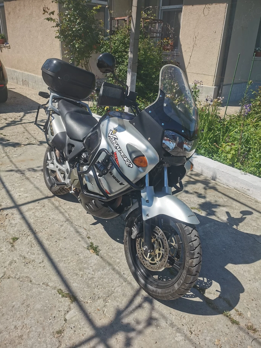 Vând motocicletă Honda Varadero 