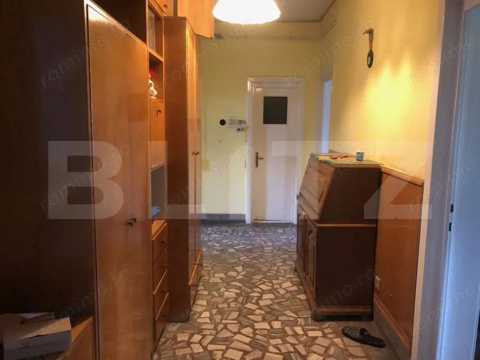 Apartament 4 camere , 117mp , cu pivnița și garaj , zona semicentrală 