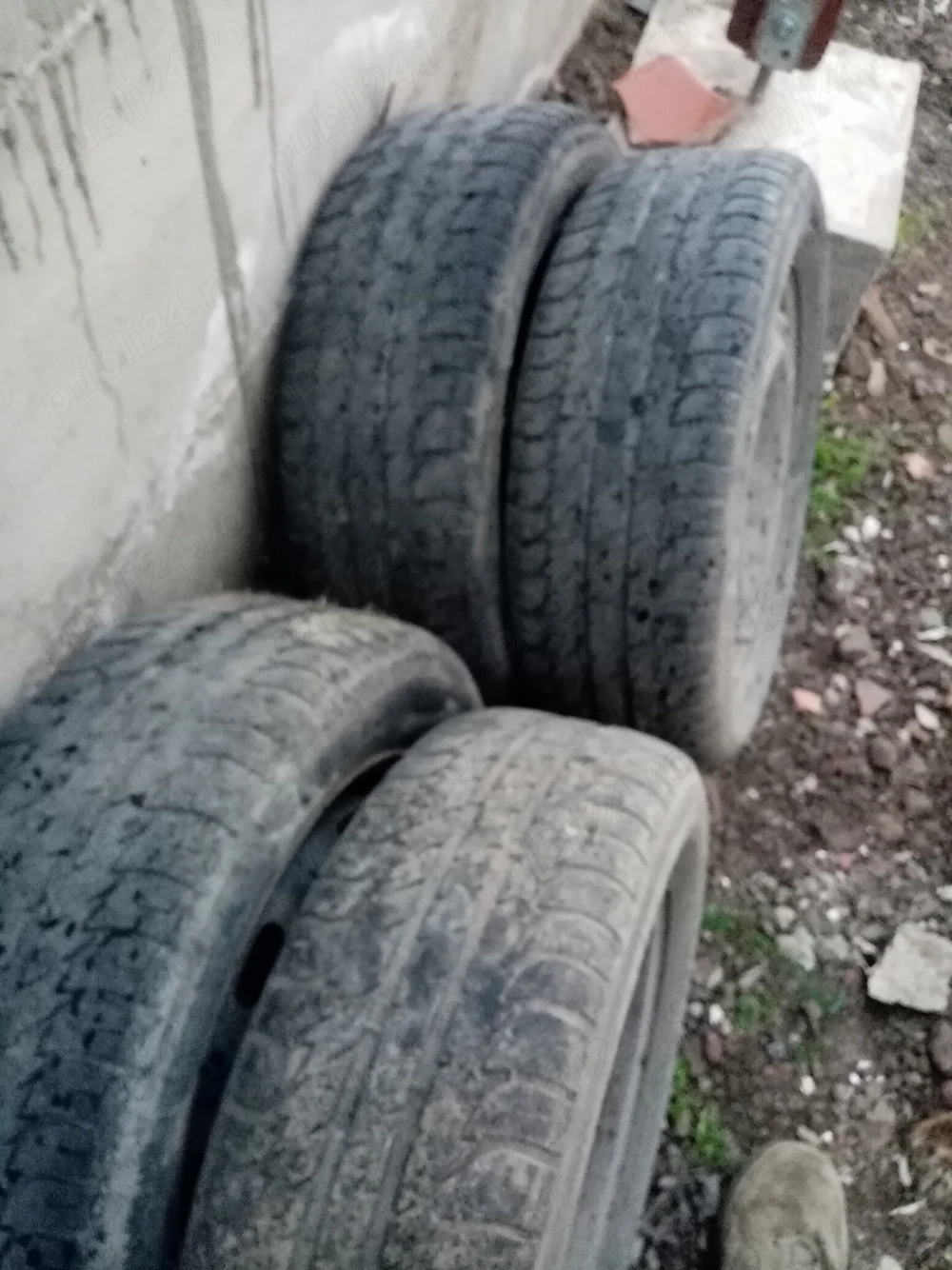 Set 4 cauciucuri de vara cu jante 165x70 R14