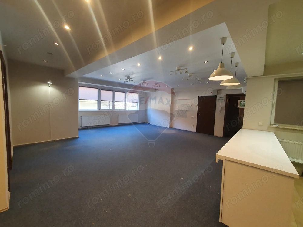 Apartament spatios - 130mp, 3 camere - de închiriat