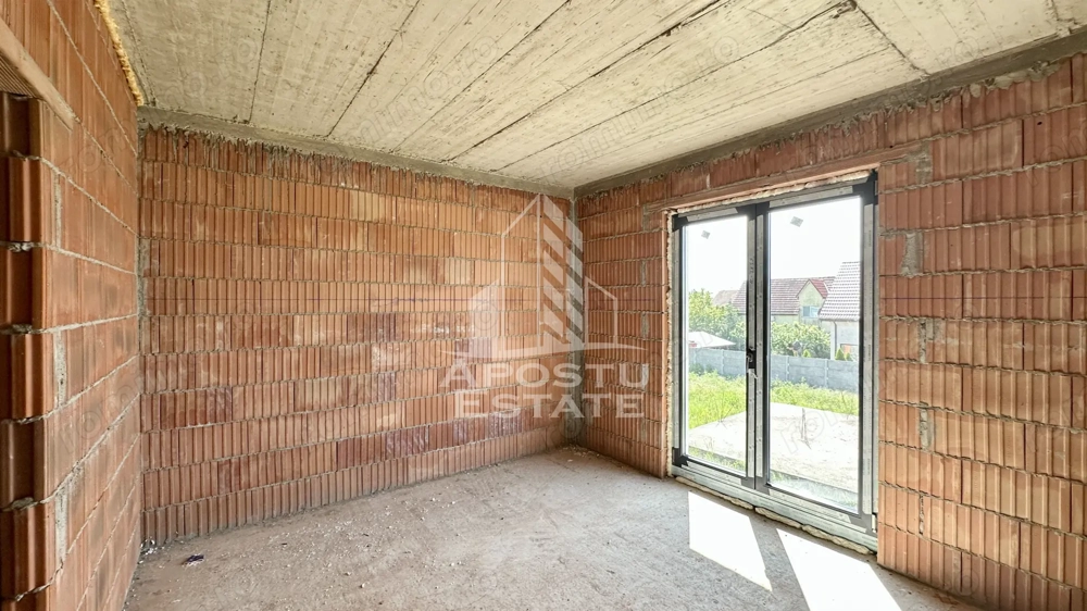Jumatate de duplex cu 4 camere de vanzare in Giroc