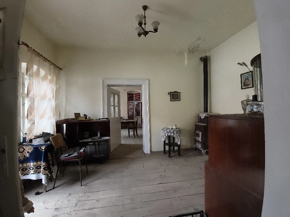 vand sau schimb casa săsească in  zona turistica în Zărnești Brașov 