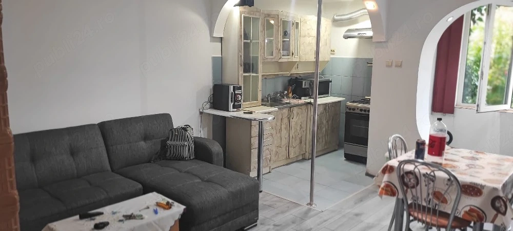 Închiriere Garsonieră Spațioasă (33 mp)   Parter, Zonă Liniștită (Complet Utilată + Internet & Cablu