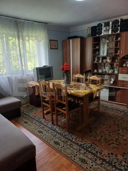 Casa de vanzare, 78 mp, recent renovata, zona Domnin
