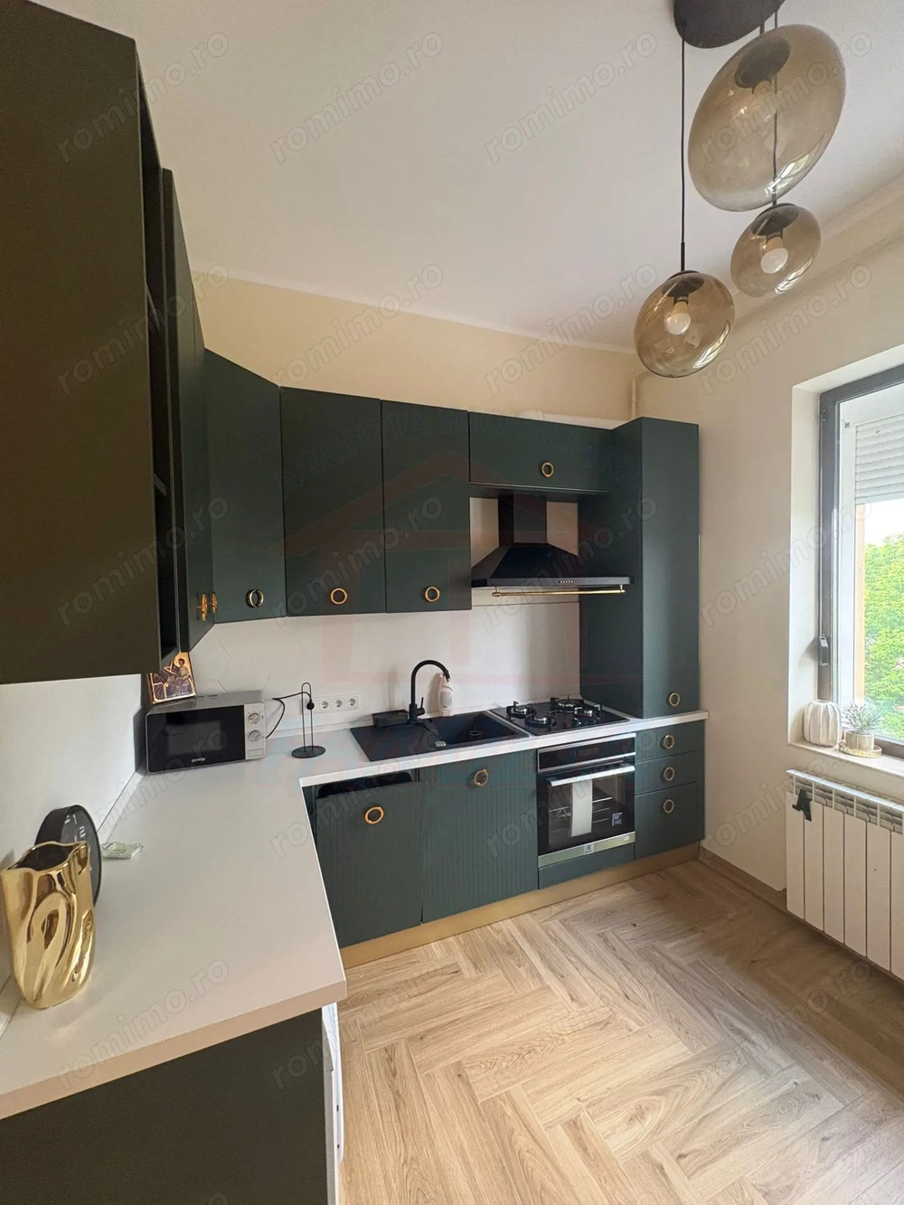 De închiriat apartament 2 camere, Centru, 550 euro