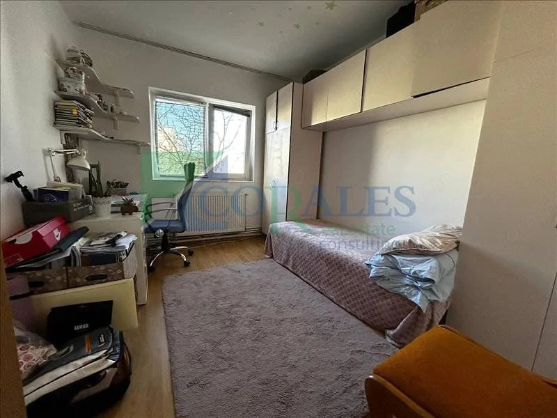 Girocului. Etaj 3. Decomandat. Centrala proprie.