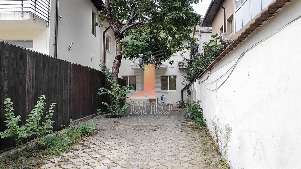 Piata Alba Iulia, vila P+1, 6 camere, curte 110mp