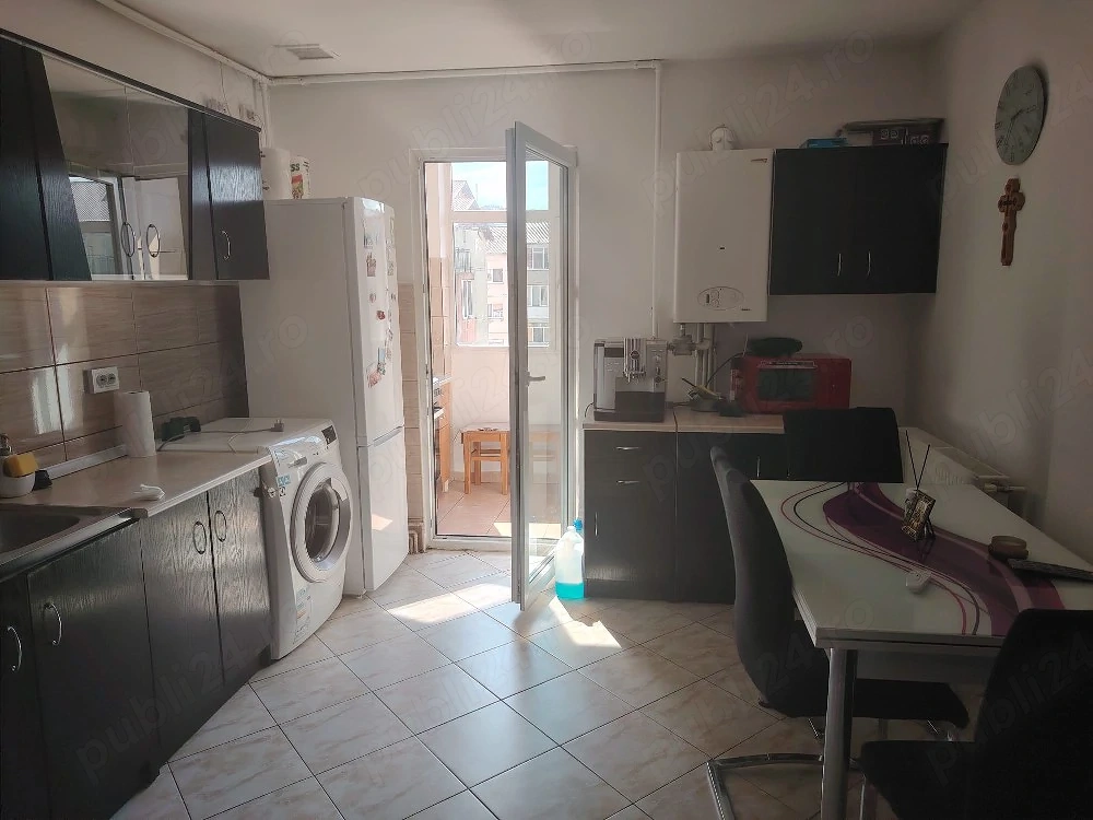 Vand apartament decomandat