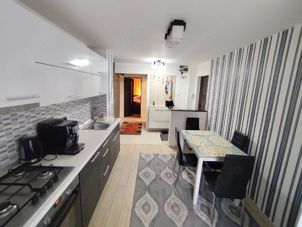 Apartament 3 camere cf 1 decomandat micro 4