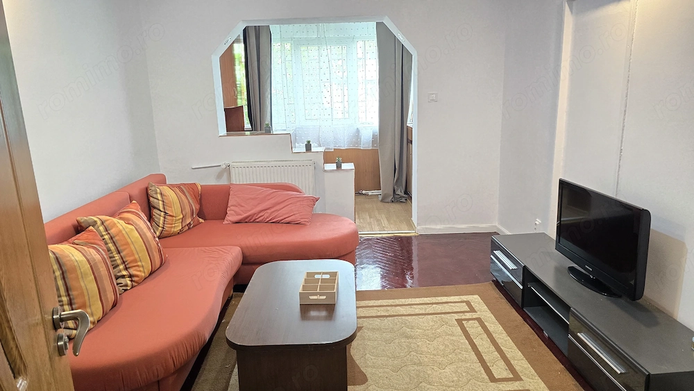 Inchiriez apartament cu 2 camere in Deva, Bld. Dacia, parter, intrari separate, balcon, 