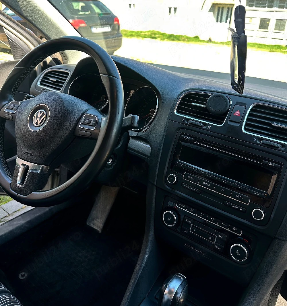 Vând Volkswagen golf 