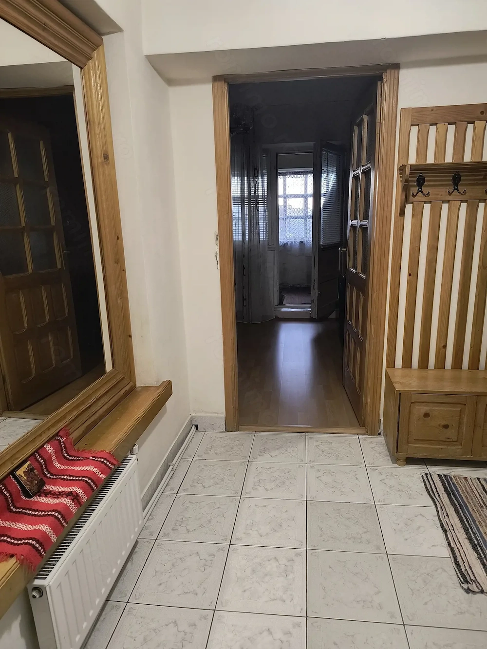 Proprietar vând apartament 3 camere decomandate zona centrală! 