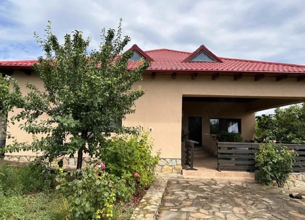 Casa tip parter Pietroasele