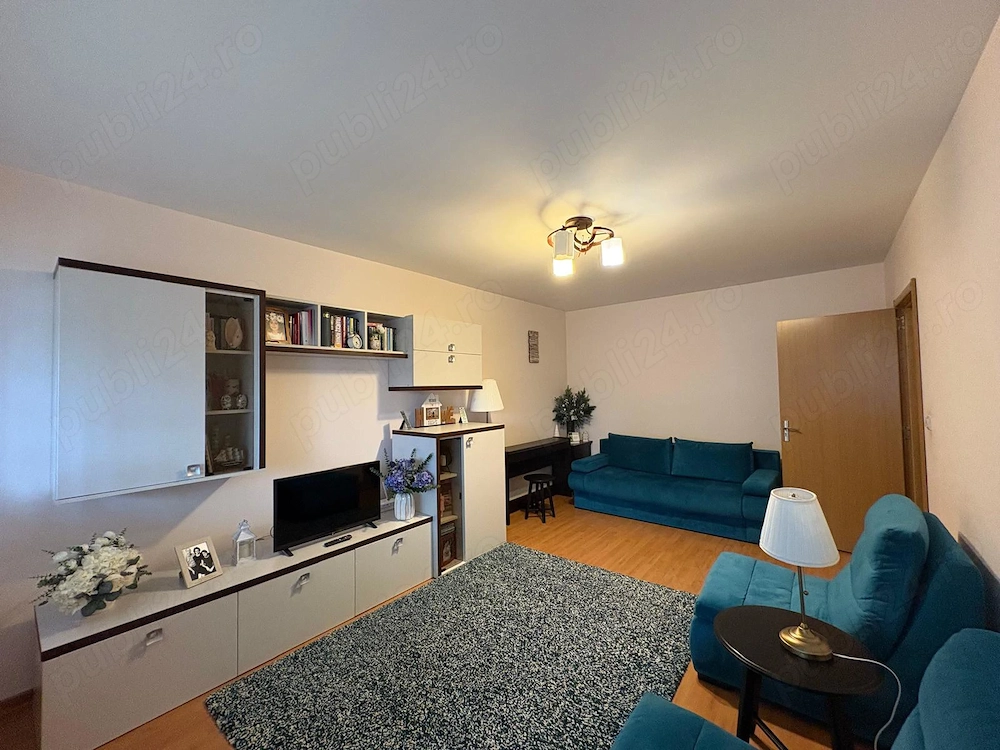 Proprietar   vând apartament 3 camere spatios 