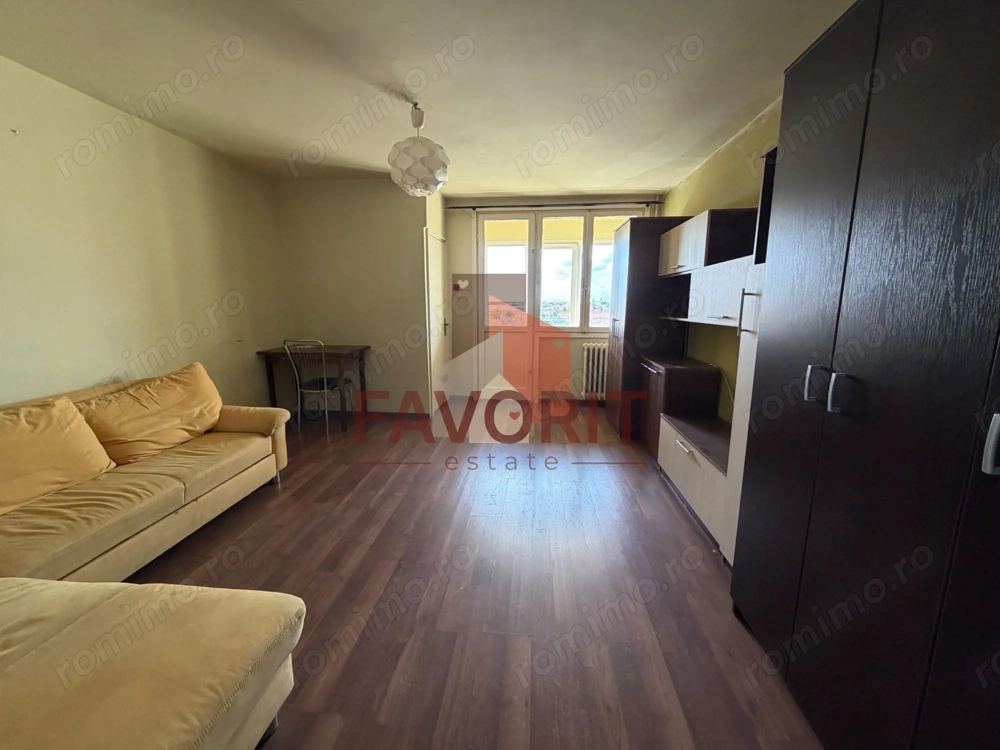 Etaj intermediar. Zona Circumvalatiunii. Disponibil imediat