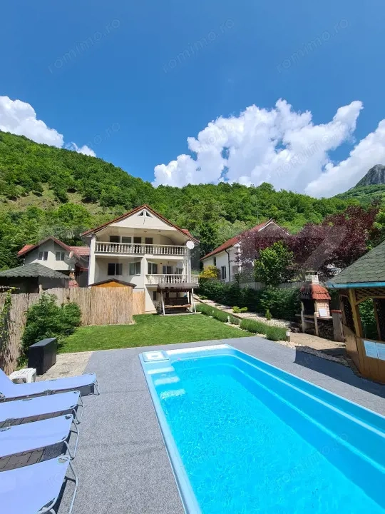 Casă de vacanță în inima naturii – Râmeț, Valea Mănăstirii
