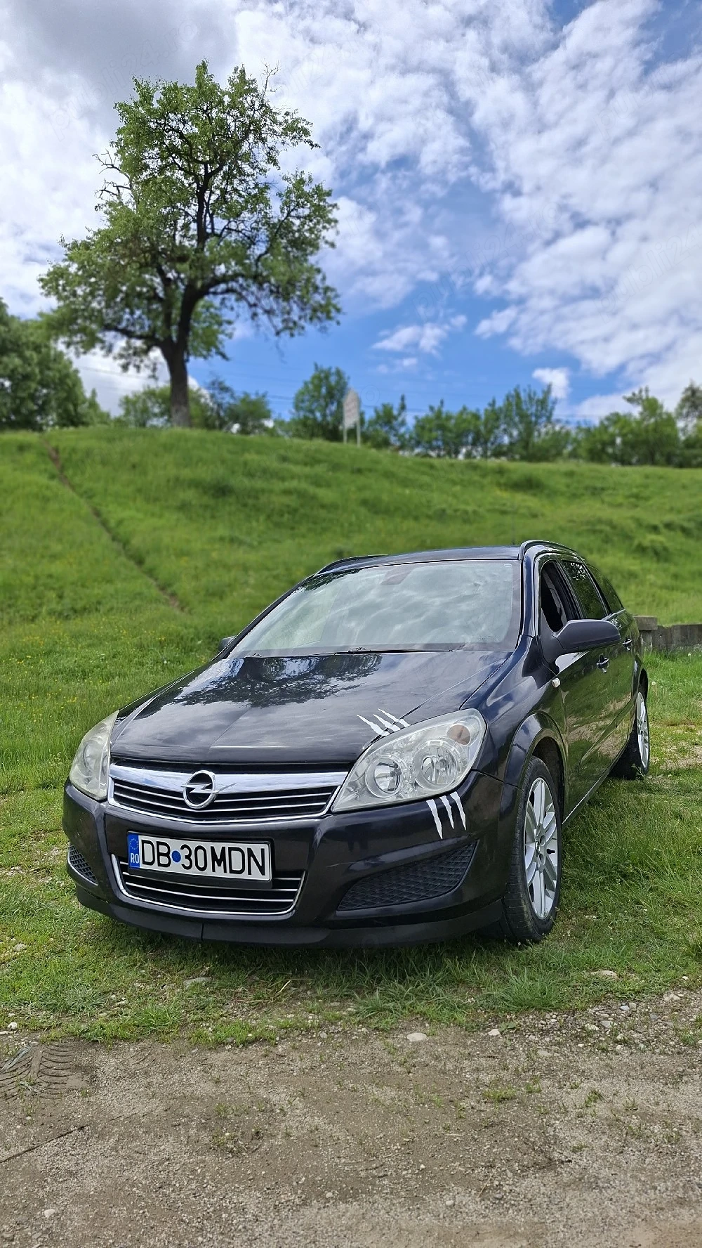 vand masina opel astra H 