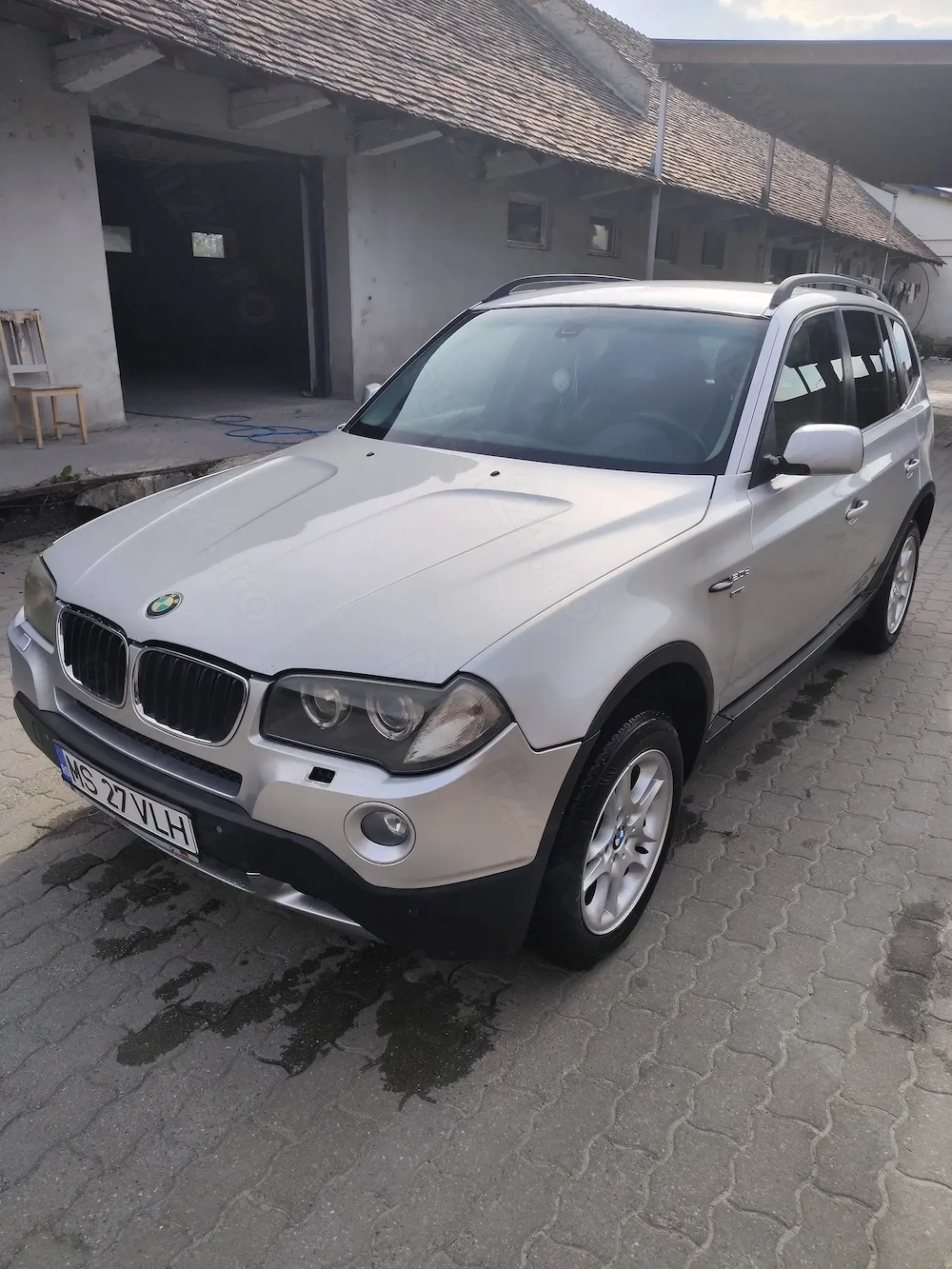 Vând BMW X3, an fabricație 2007, motor 2.0 diesel, 150 CP, tracțiune integrală 4x4 (xDrive).