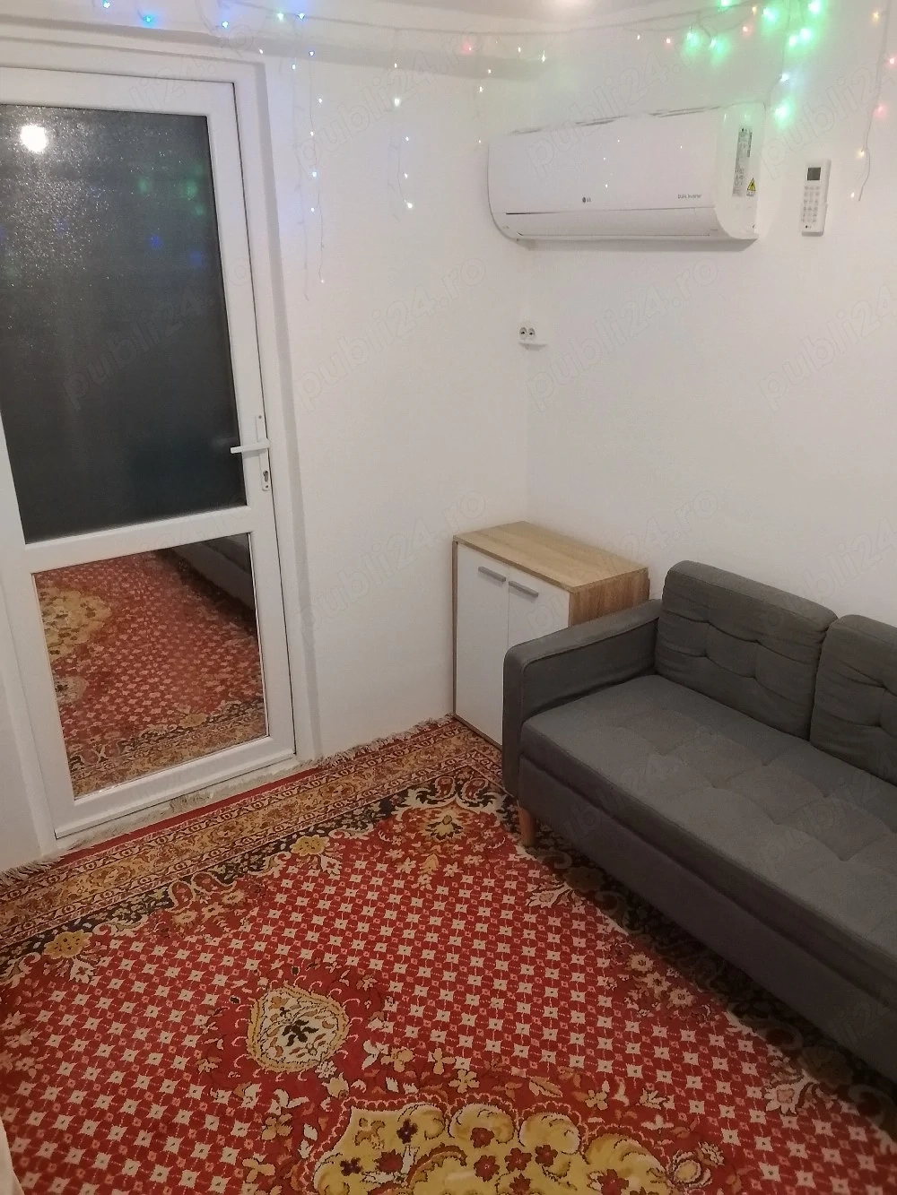 Vând casă în rate.