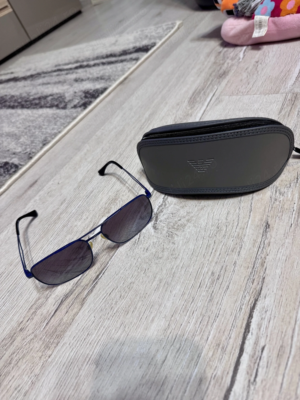Vand ochelari de soare Emporio Armani  