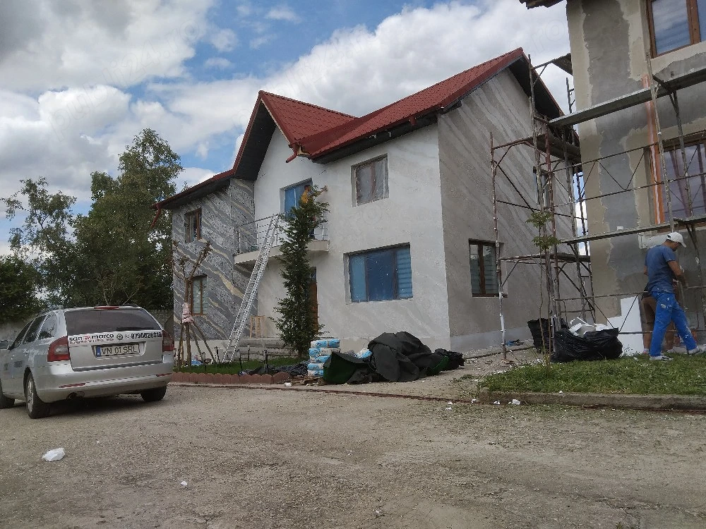 Caut meseriasi in construcții 