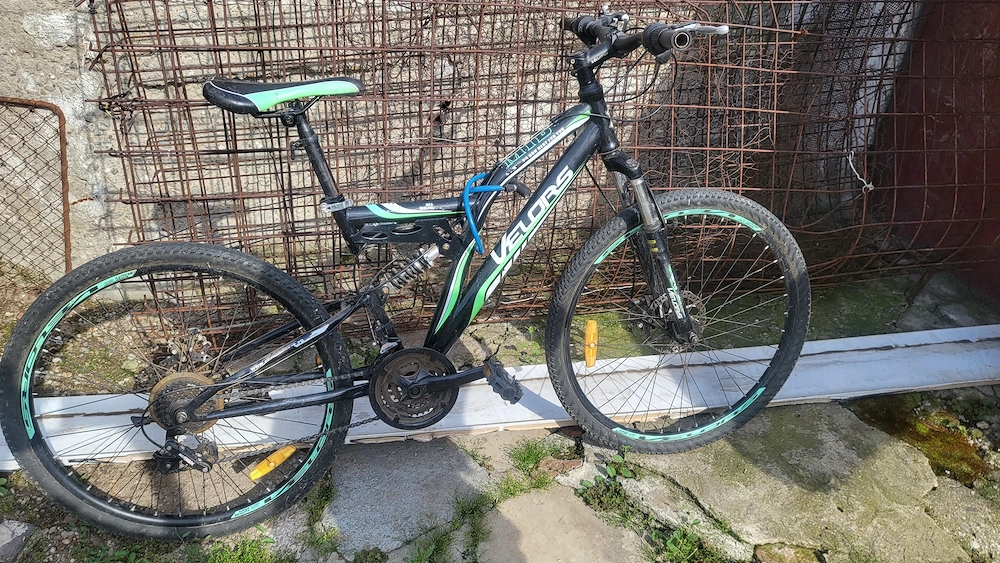 Bicicleta marca Velors mărimea 26