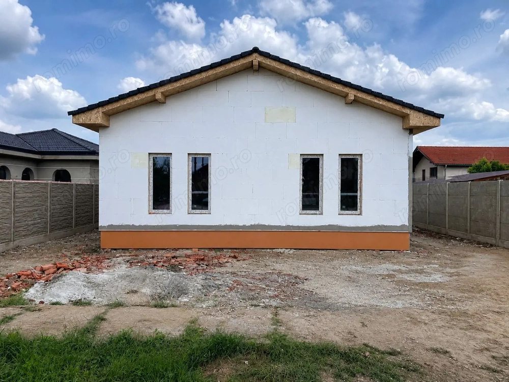 Duplex pe parter în Giroc – zonă centrală | 88 mp utili | teren 300 mp