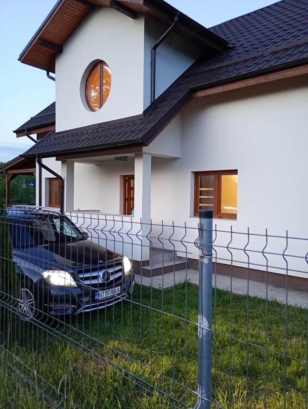 Se vinde casă nouă construcție robustă și elegantă 