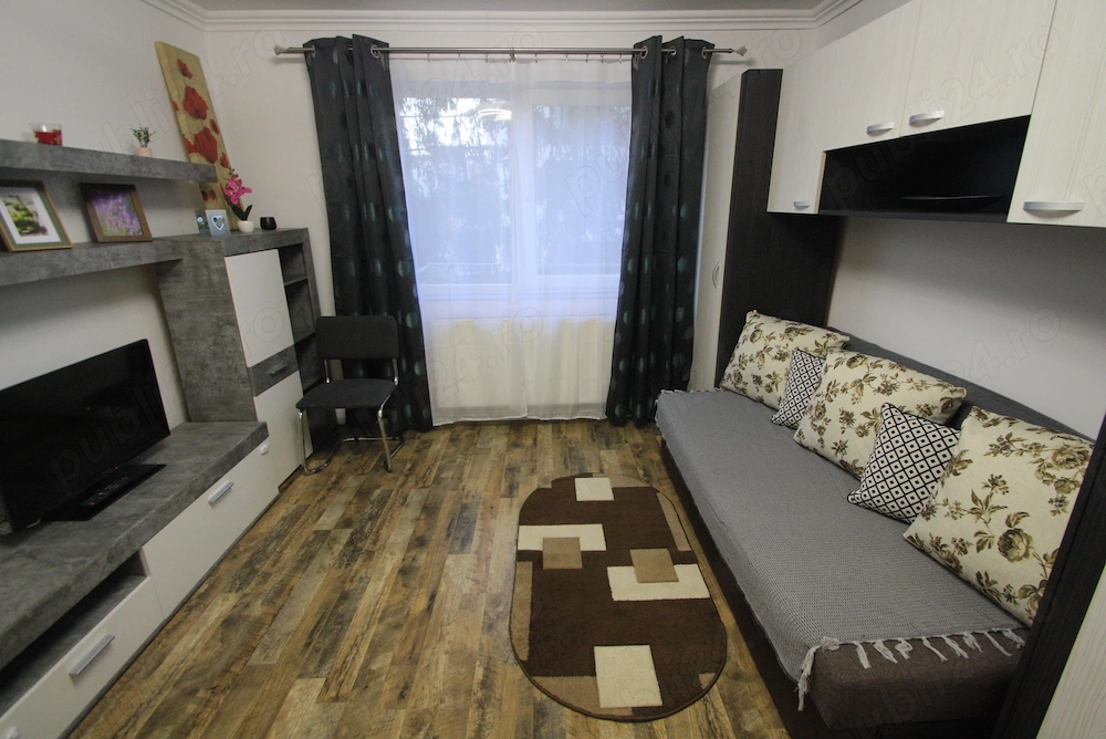 Proprietar vand garsoniera, Zona Aradului - mobilata si utilata de lux