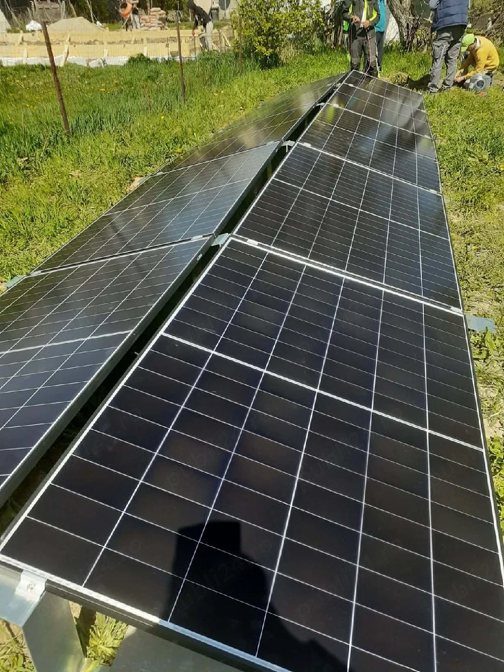 propietar vand casa cu gradina mobilata cu panouri electrice facturi mici 