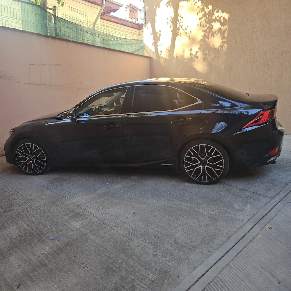 Lexus is 300h