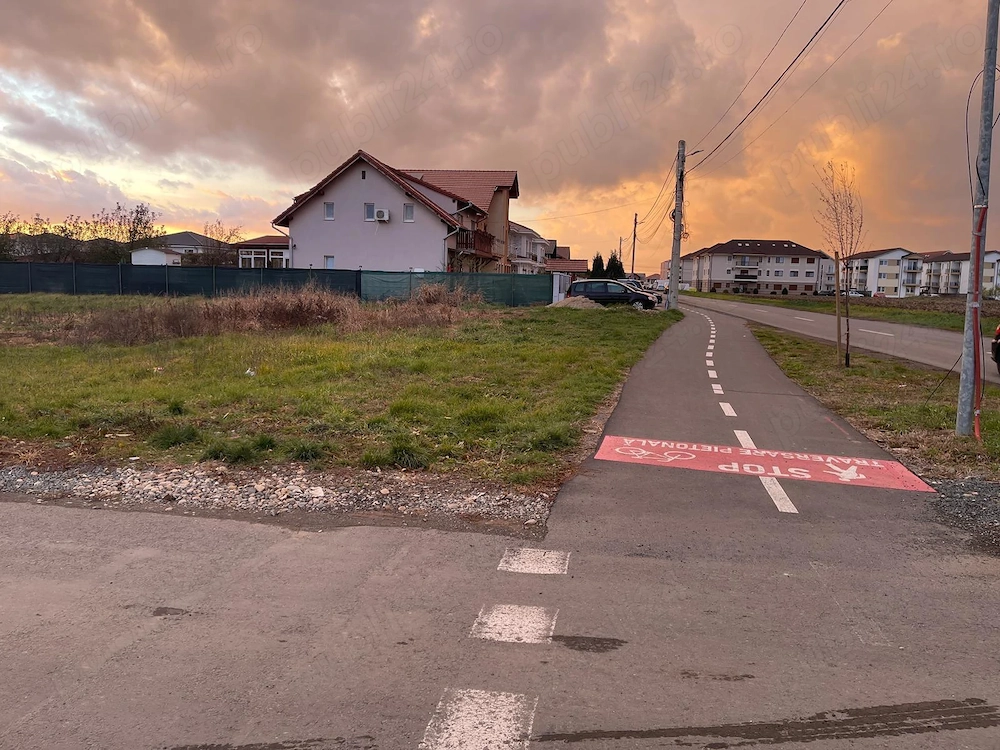 Vând teren pentru servicii P+2 Strada Mureș Dumbravița