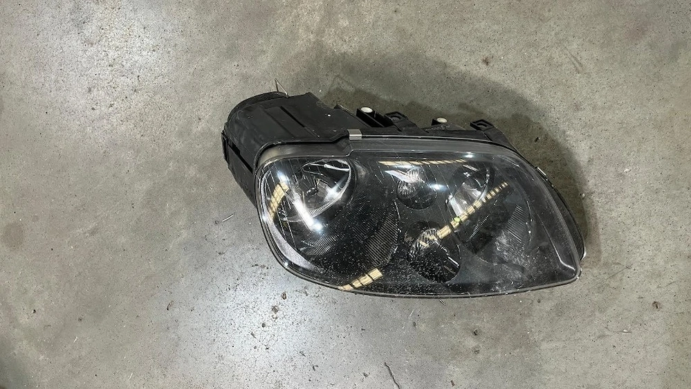Far dreapta vw touran (2004-2006)