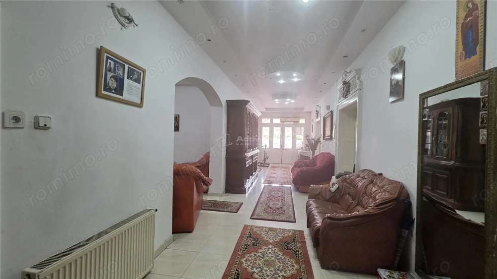 Casa boiereasca, teren 418 mp, pretabila- clinica, birouri, locuinta